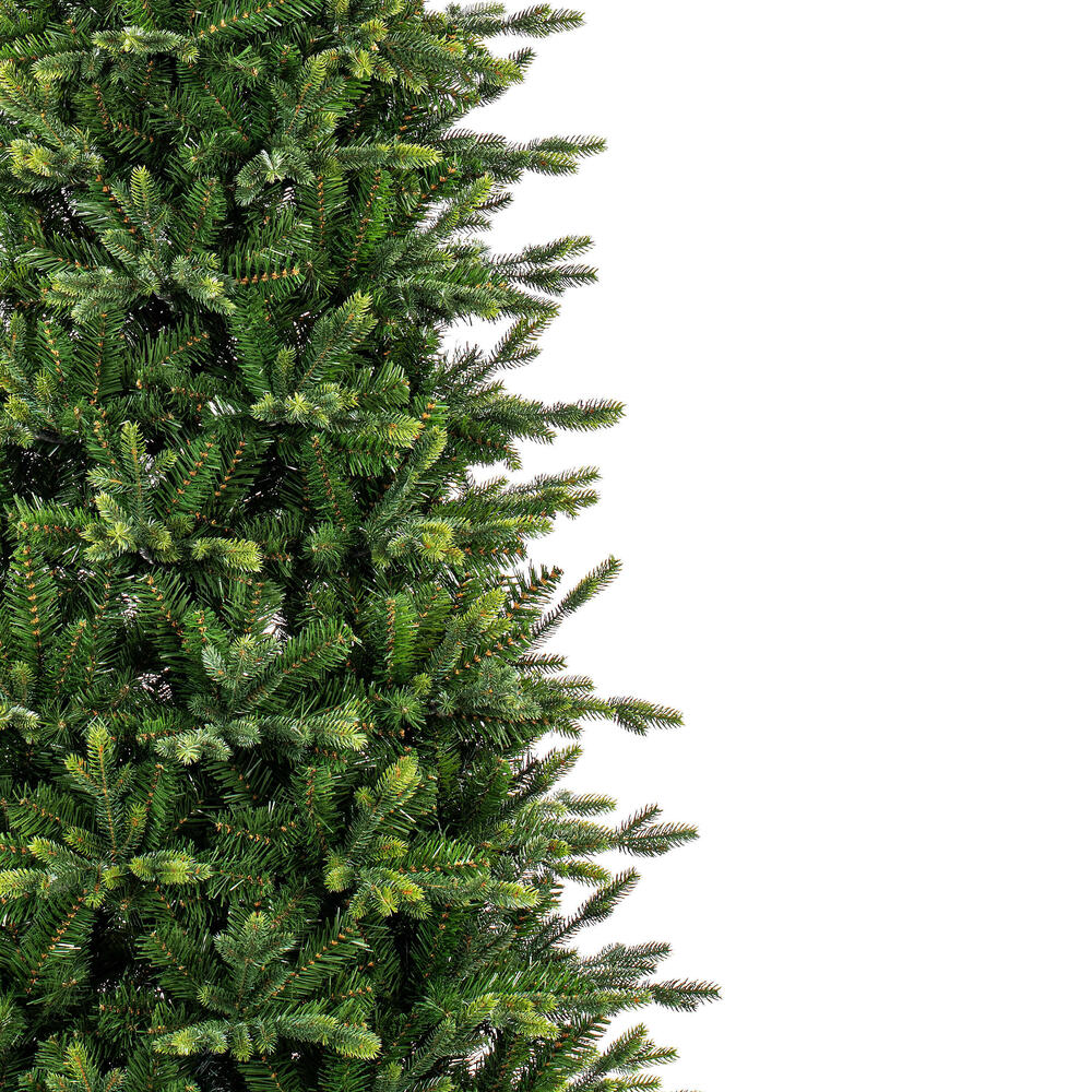DT235565 - Wistler Spruce Christmas Tree | Vickerman