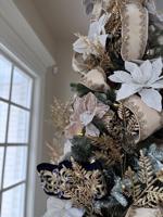 Picture of Cream and White floral